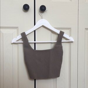 Aritzia Black Sleeveless Fitted Crop Tank Top